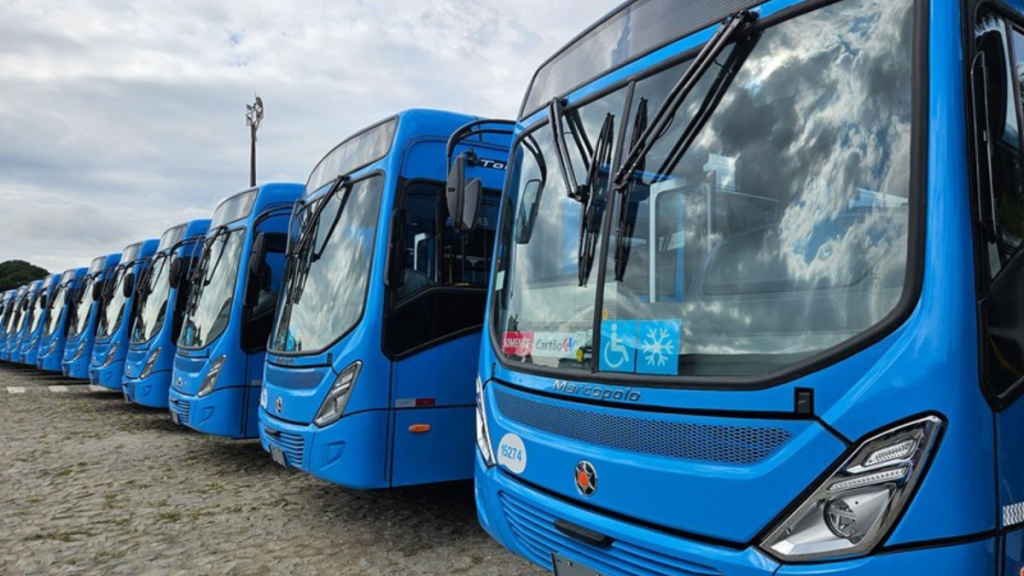 Com ar-condicionado, wi-fi, acessibilidade e motor menos poluente, os 40 novos ônibus já estão prontos para circular e garantir mais conforto e qualidade ao transporte público coletivo da Grande Vitória.