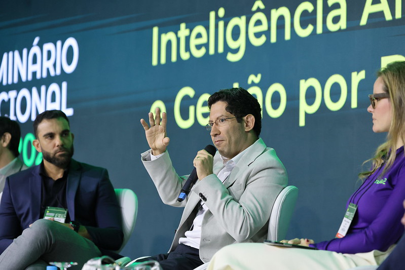 Realizado em Brasília, o evento contou com a participação especial do membro do comitê executivo do GVBus, Murilo Lara, em painel sobre inovação e tecnologia no transporte coletivo, além da entrega da Medalha do Mérito do Transporte Urbano Brasileiro a Anderson Guimarães Lopes, que também representa o Sistema Transcol.