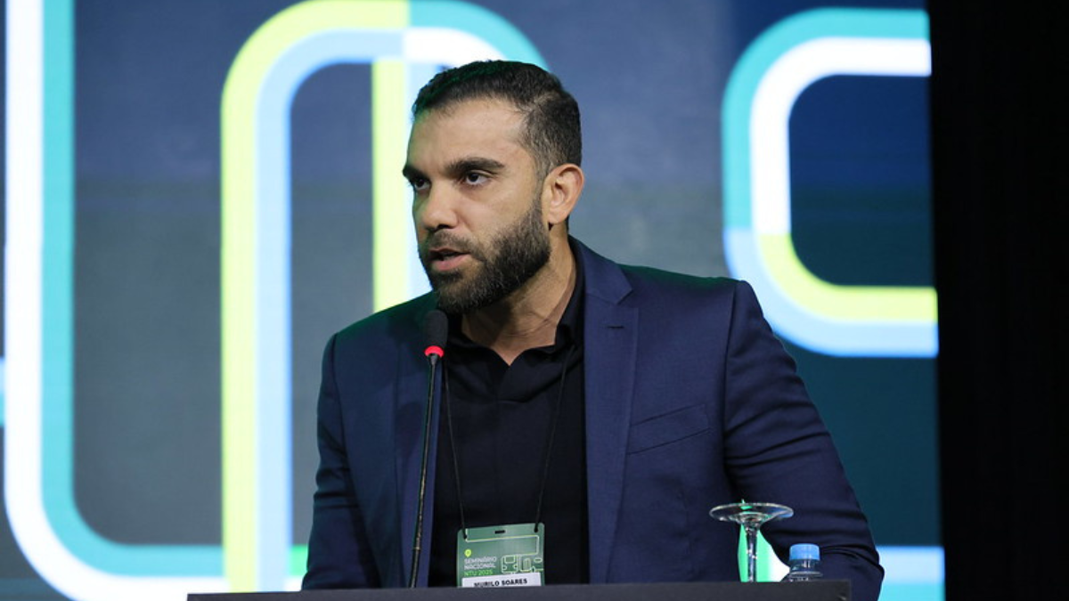Realizado em Brasília, o evento contou com a participação especial do membro do comitê executivo do GVBus, Murilo Lara, em painel sobre inovação e tecnologia no transporte coletivo, além da entrega da Medalha do Mérito do Transporte Urbano Brasileiro a Anderson Guimarães Lopes, que também representa o Sistema Transcol.