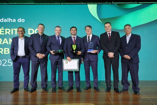 Realizado em Brasília, o evento contou com a participação especial do membro do comitê executivo do GVBus, Murilo Lara, em painel sobre inovação e tecnologia no transporte coletivo, além da entrega da Medalha do Mérito do Transporte Urbano Brasileiro a Anderson Guimarães Lopes, que também representa o Sistema Transcol.