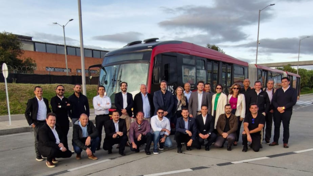 Gestores do setor de transportes e lideranças públicas estiveram em Bogotá e Medellín para visita a projetos de inovação e mobilidade.