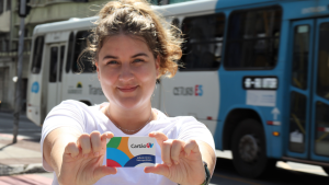 Procedimento é obrigatório e deve ser feito todos os anos, primeiro pelas instituições de ensino e, depois, pelos alunos. O recadastramento das escolas permite ativar o código que será utilizado pelos estudantes na hora de também fazer o cadastro para utilização do passe escolar no próximo ano letivo.