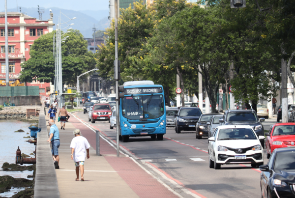 Ônibus extras, Aquaviário até de madrugada e linhas exclusivas vão facilitar a ida e a volta dos foliões ao Sambão do Povo durante os desfiles. Programação foi elaborada pela Ceturb-ES.