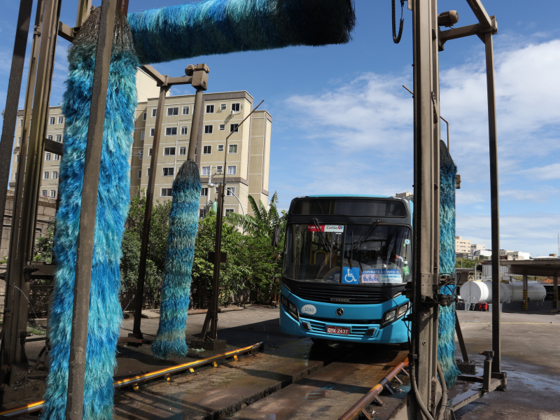 Do reaproveitamento de água à renovação da frota, as empresas operadoras do Sistema Transcol investem em ações que tornam o transporte coletivo mais sustentável. Neste Mês do Meio Ambiente, conheça algumas delas!