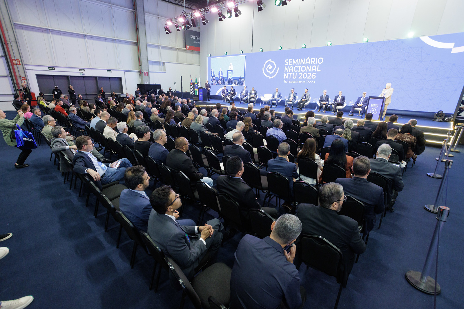 Um dos principais encontros do transporte público brasileiro, o evento reuniu representantes do setor para discutir os desafios e caminhos para a mobilidade urbana. Destaque ficou por conta do lançamento do Programa Transporte para Todos, proposta da NTU para ampliar o acesso da população ao transporte coletivo.